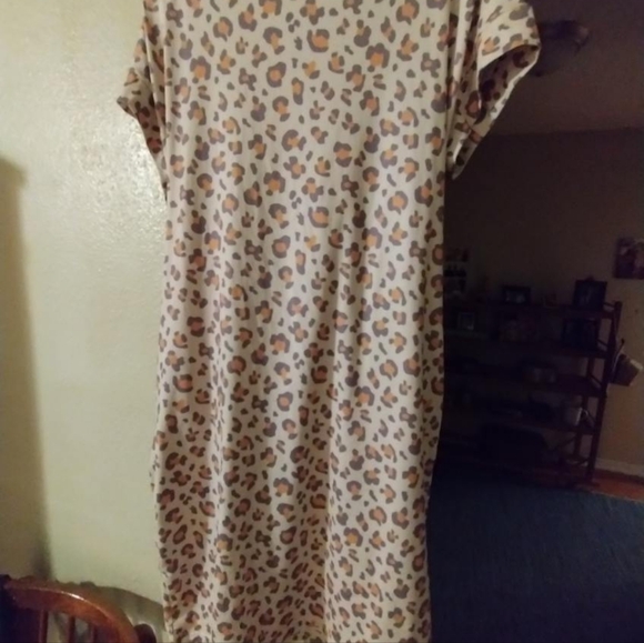 Cheeta Dress (casual) - Picture 2 of 3